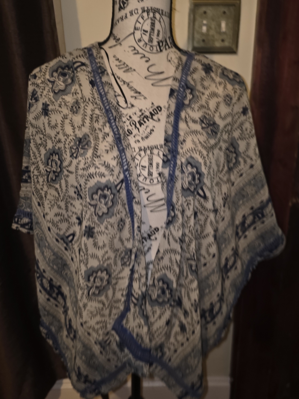 Angie White and Blue Floral Kimono Medium